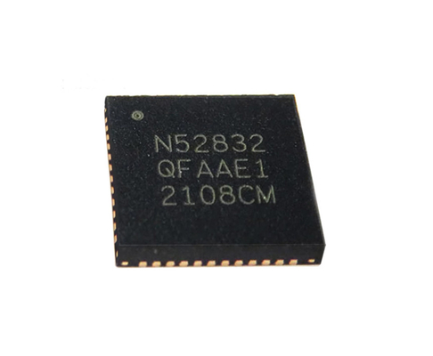 破片NRF52832-QFAA-R NRF52832 BTスマートな2.4GHz SoCの多重プロトコルRFシステム