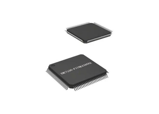 表面の台紙XMC7100-F176K4160AAの32ビット二重中心100MHzのマイクロ制御回路IC