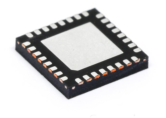 32-WFQFN ADUC7061BCPZ32のマイクロ制御回路IC 16/32ビット10MHz 32KB表面の台紙
