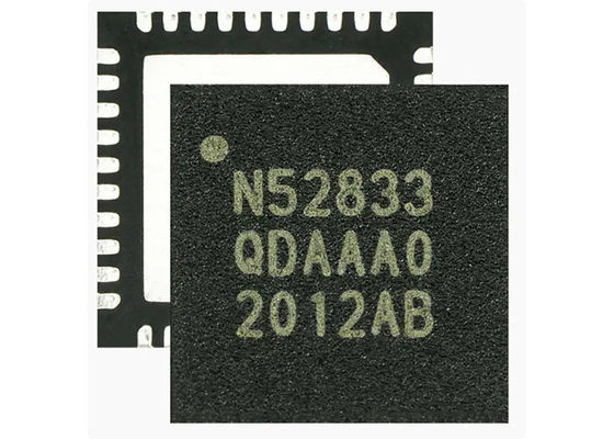 NRF52833-QDAA-B-R7 BT IC RFおよび無線トランシーバーの表面の台紙