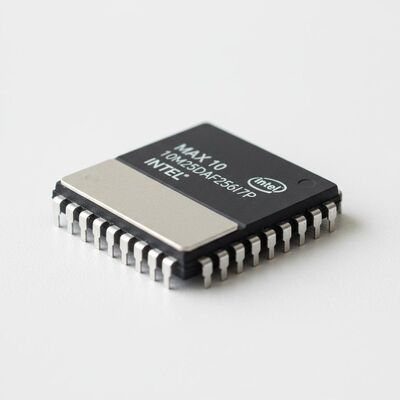 MAX 10 FPGA 10M25DAF256I7P フィールド・プログラマブル・ゲート・アレイ プログラマブル・ロジック・チップ
