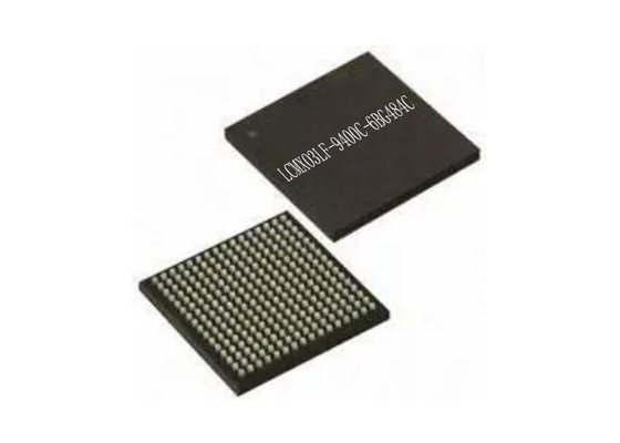 MachXO3システム内プログラム可能なゲート・アレーLCMXO3LF-9400C-6BG484C集積回路の破片