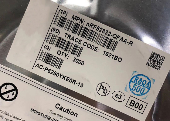 破片NRF52832-QFAA-R NRF52832 BTスマートな2.4GHz SoCの多重プロトコルRFシステム