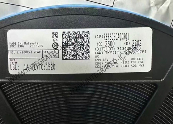 REF5030AQDRQ1 集積回路チップ 自動車 低騒音 非常に低漂流精度 電圧参照